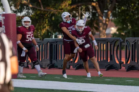 Horn_Welker_FB26_VS_McMurry_BerhaneAAF07152.jpg