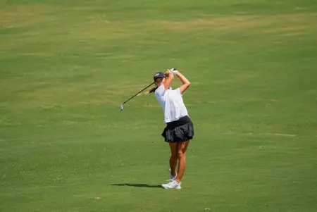 Lee_Erica_Golf26_Practice_AAF03735.jpg