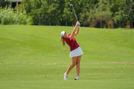 Lewis_Natalie_Golf26_Practice_AAF02445.jpg