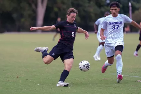 MacDonald_Hodge_MSOC26_vsConcordia_NB_AAG07173.jpg