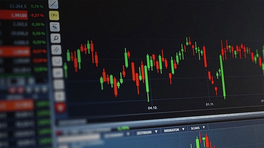 graph of the foreign exchange market is displayed on a computer screen